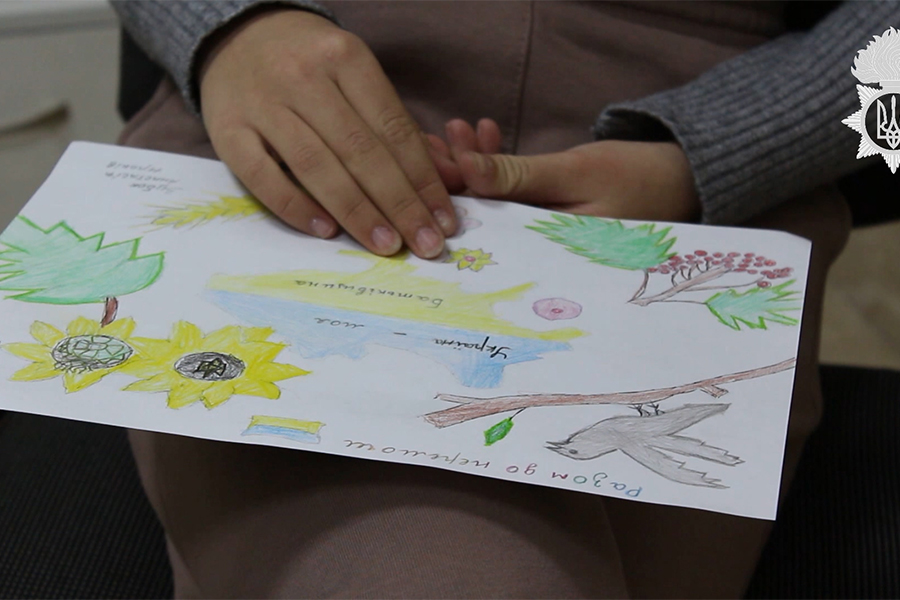 Girl whose mother serves in National Guard participates in drawing contest
