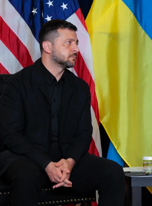 Trump uses Zelenskyy’s corruption crisis to pressure Ukraine into pro-Russia peace