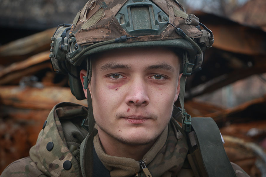 Ukrainian ‘Boxer’ Guardsman Fights for Bakhmut