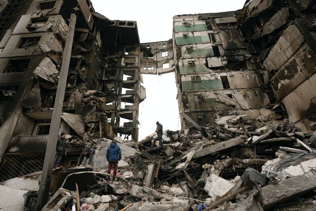 Russians bombed Borodianka; residents buried alive in rubble