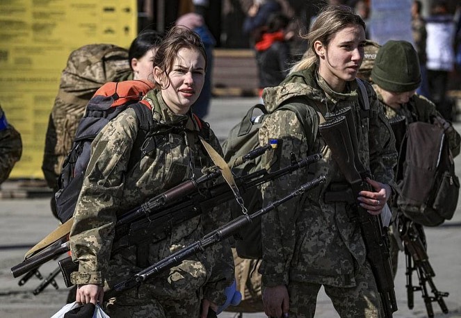 Ukrainian military women at Lviv station before front