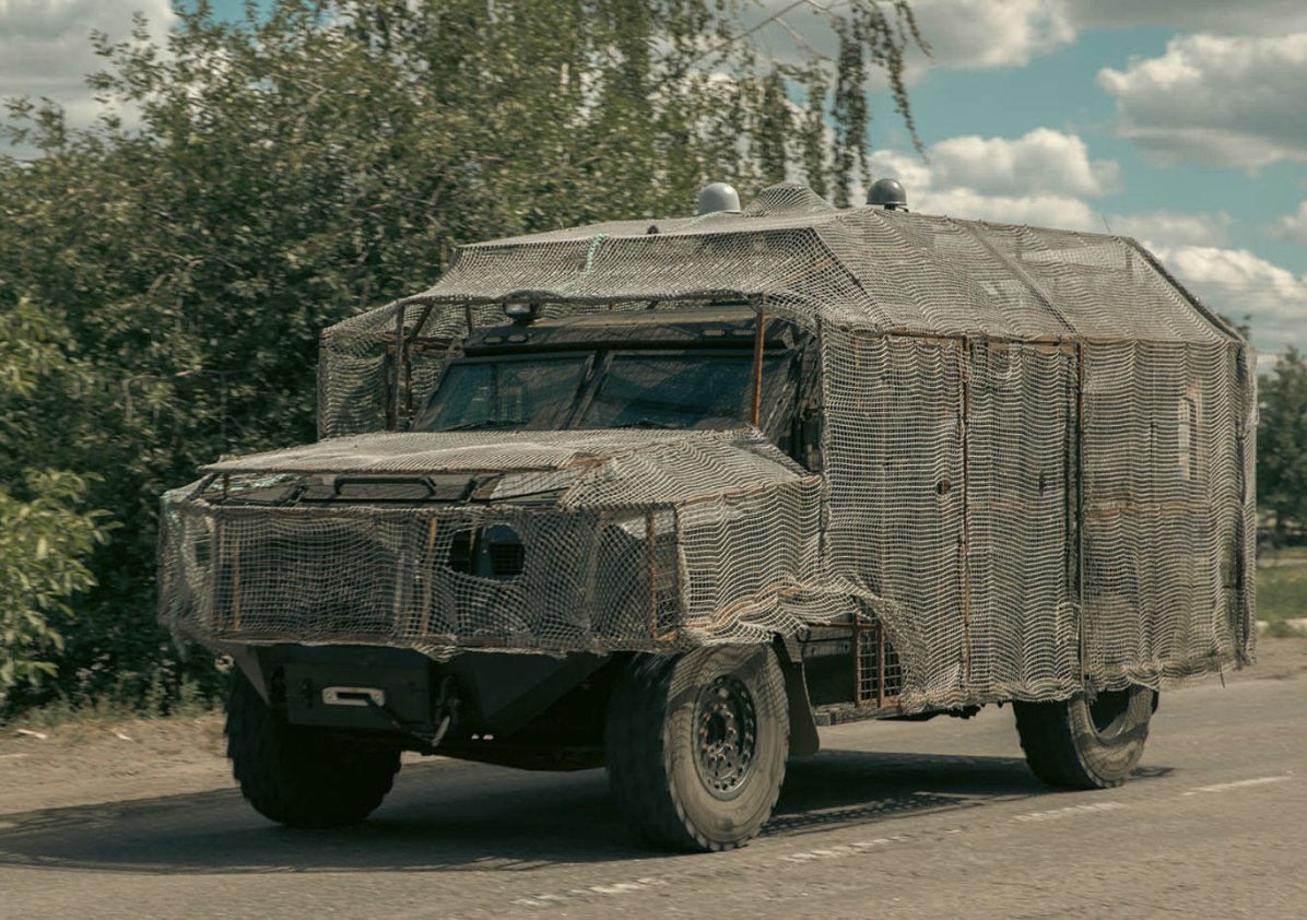 Ukraine soldiers refuse to yield in Donbas fortress amid Putin demand