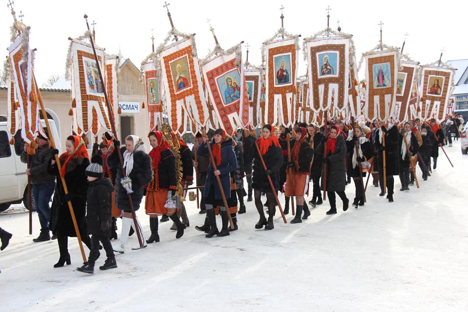 Ukraine celebrates Vodokhreshche: water blessed for healing and good fortune