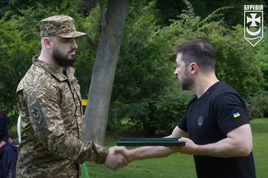 Zelenskyy awards Cross of Combat Merit to Brigade Commander Anton Zadorozhnyi