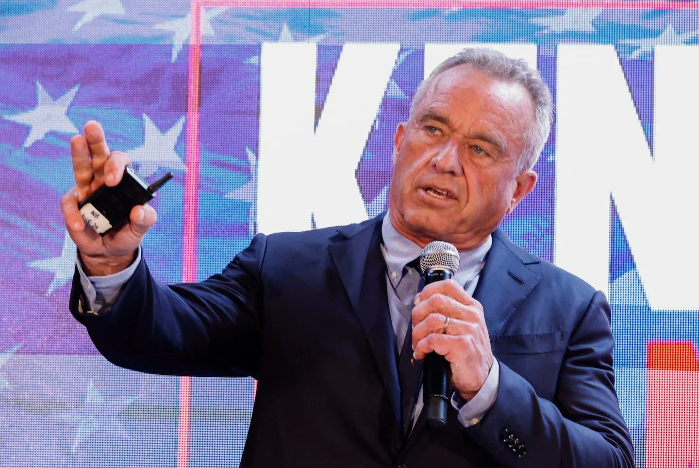 RFK: surrender Ukraine to avoid nuclear war; Putin’s bluff exposed