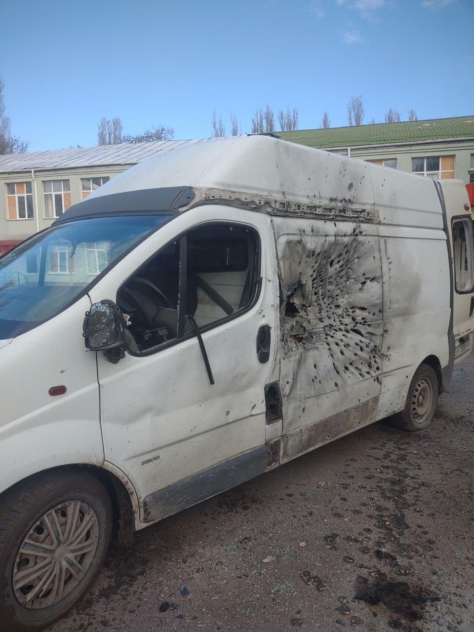 Russian Drone Strikes Ukrainian Charity Aid Van in Kherson