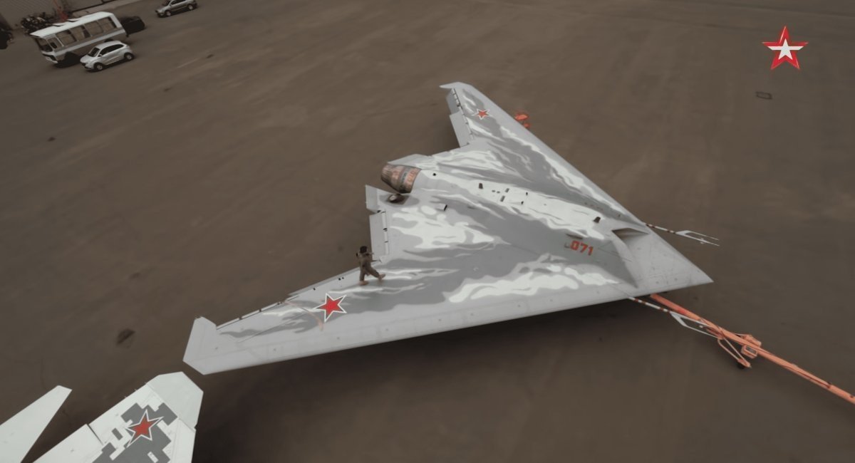 Sukhoi S-70 Okhotnik-B: Russian heavy stealth UCAV in development, coordinated with Su-57
