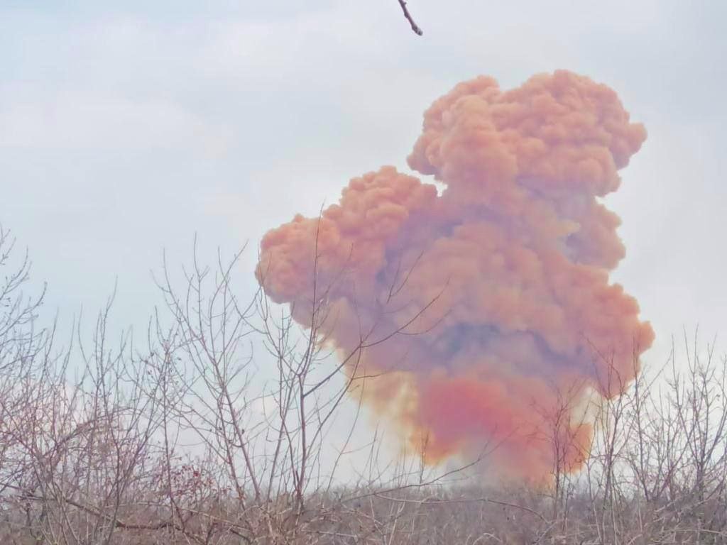 Russian shelling hits nitric acid tank in Rubizhne; locals advised to shelter.