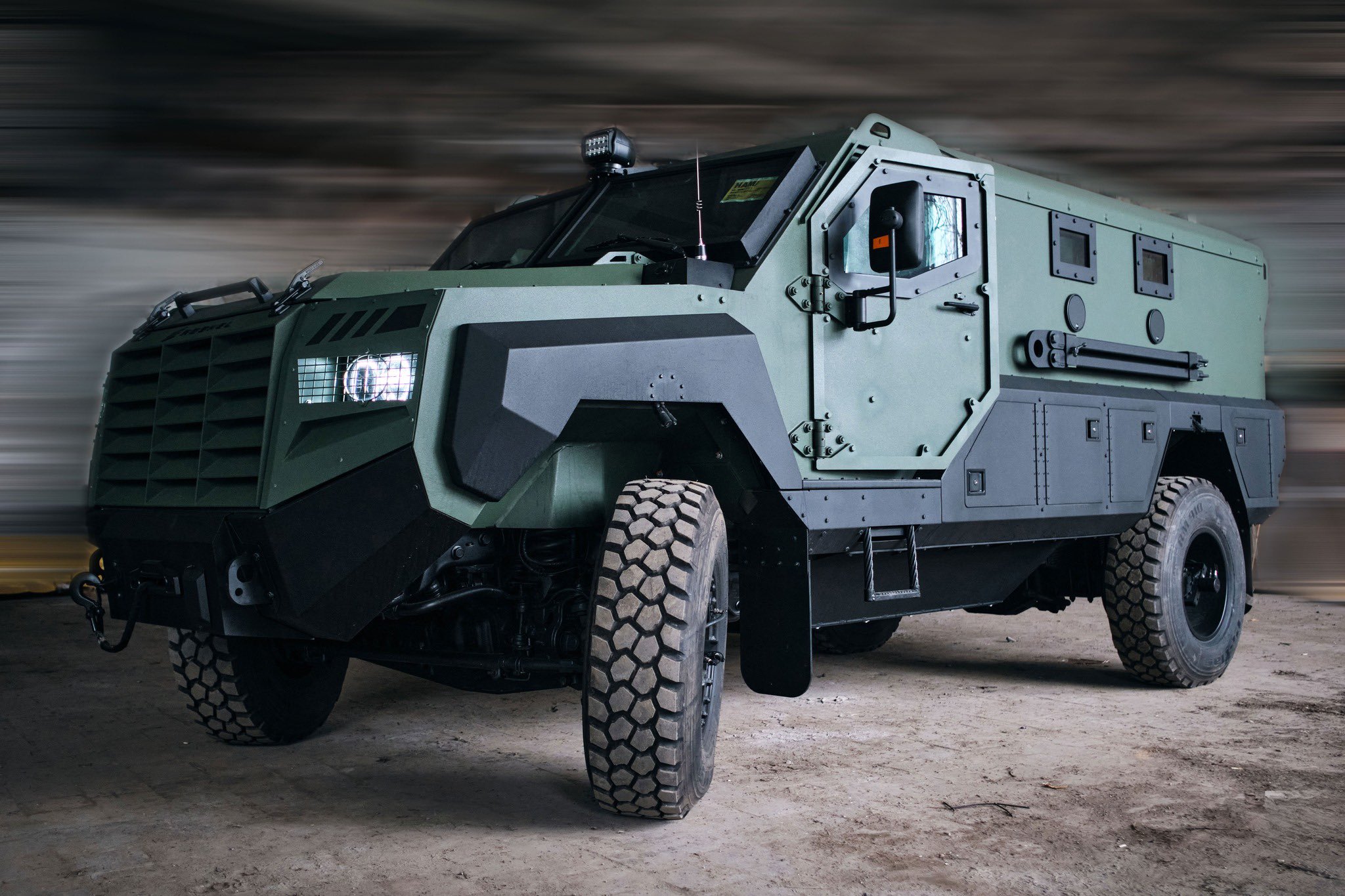 Ukraine Receives 20 ROSHEL SENATOR Armored Vehicles