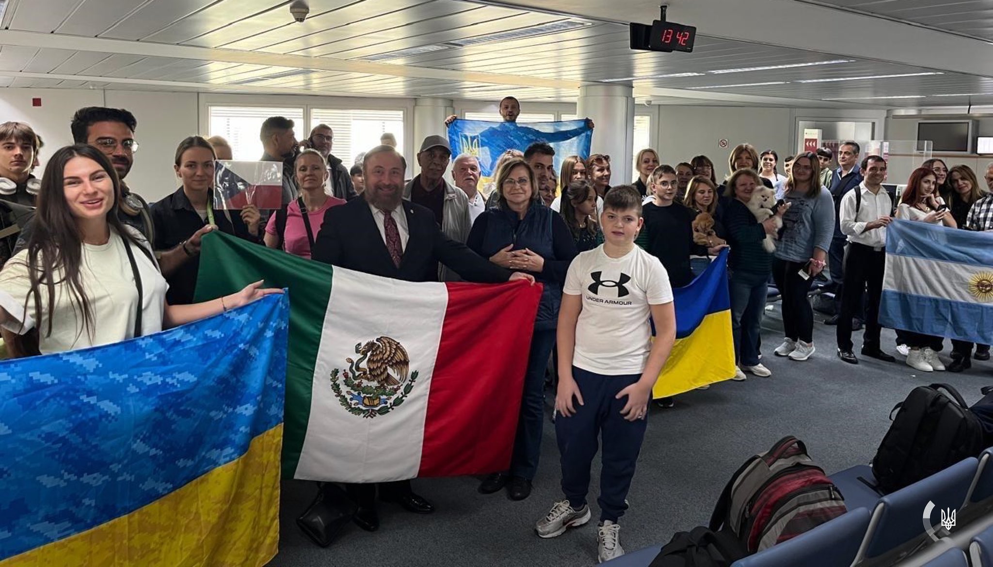 Ukraine evacuates 40 foreign nationals from seven countries