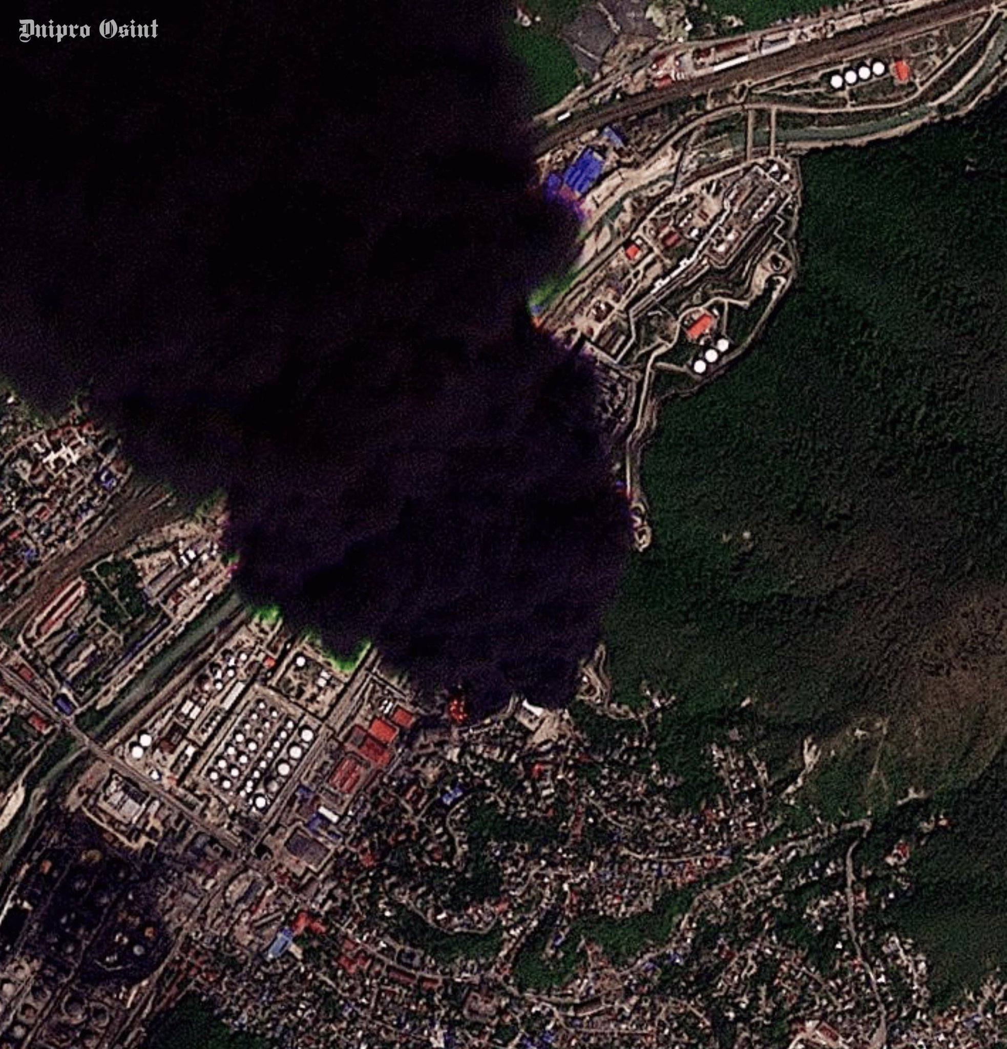 Satellite imagery reveals large fires burning in Tuapse Russia
