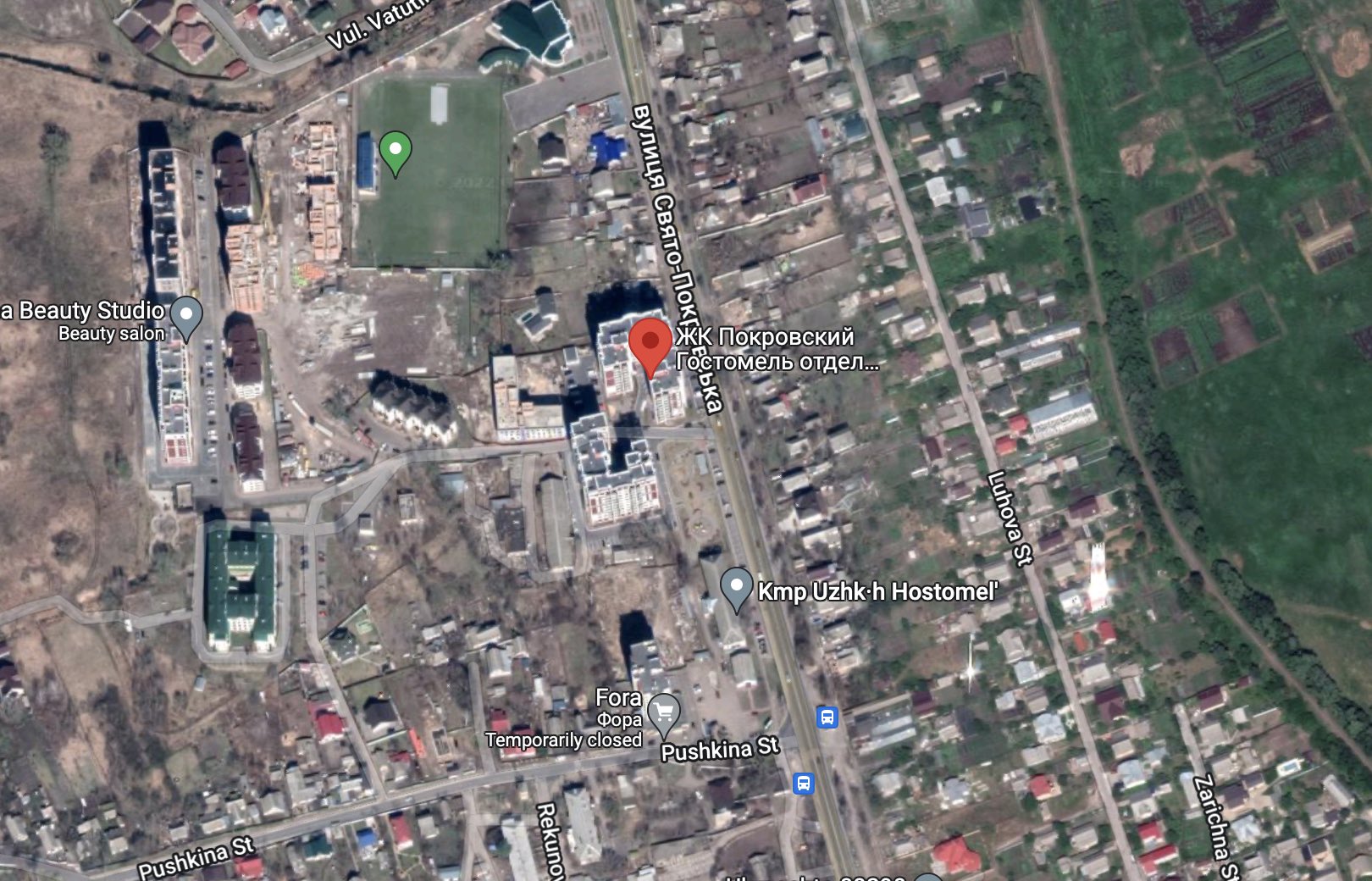 Hostomel civilians held hostage by Russian troops in residential compound, need rescue