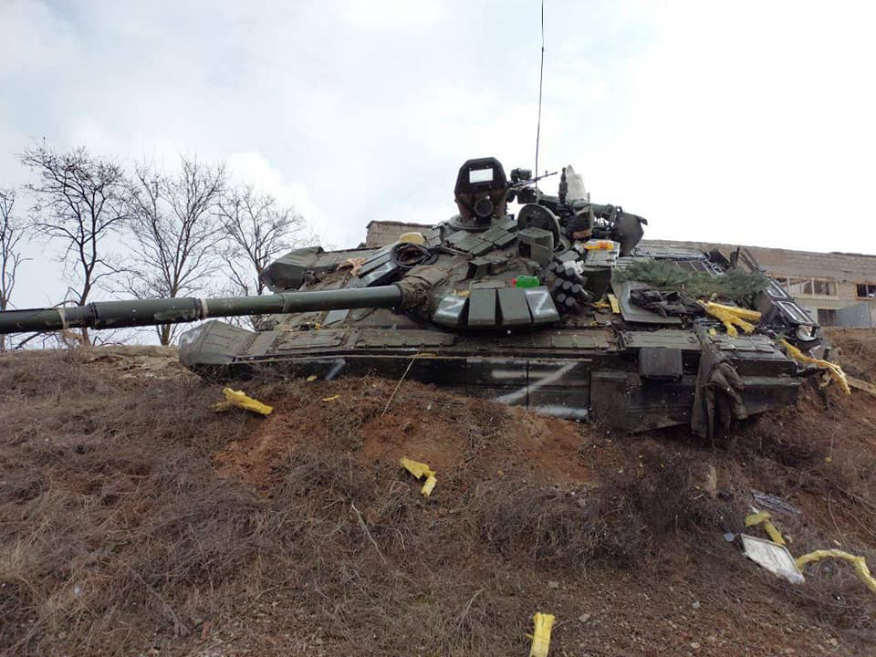 Ukrainian people beat occupiers and capture new trophies