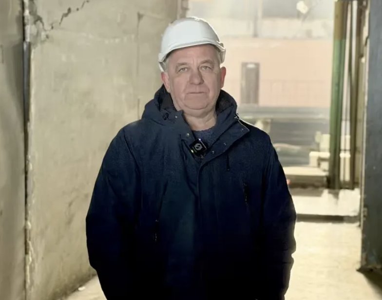 Ukrainian energy workers face Russian strikes