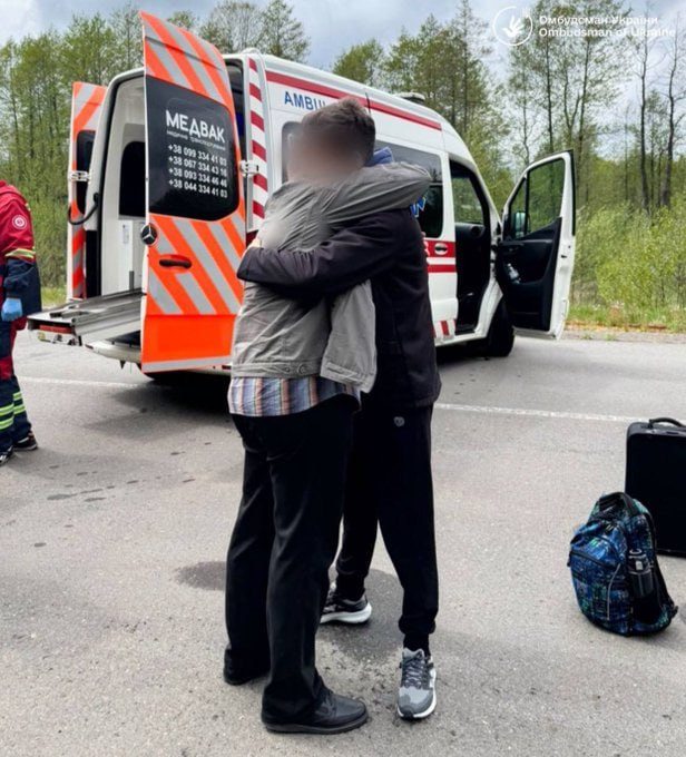 15-year-old boy reunited with father after 3+ years in Russian-occupied territory