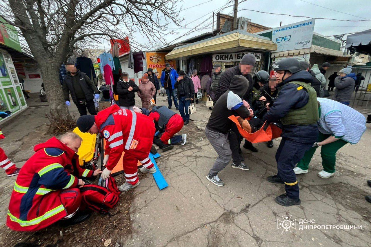 Russian drone strike injures eight at Nikopol central market