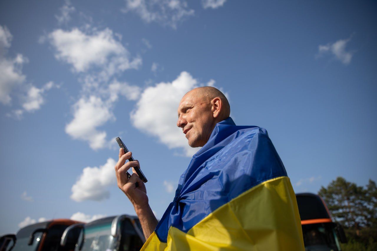 Ukrainian heroes return home, needing urgent medical care after release from Russian captivity