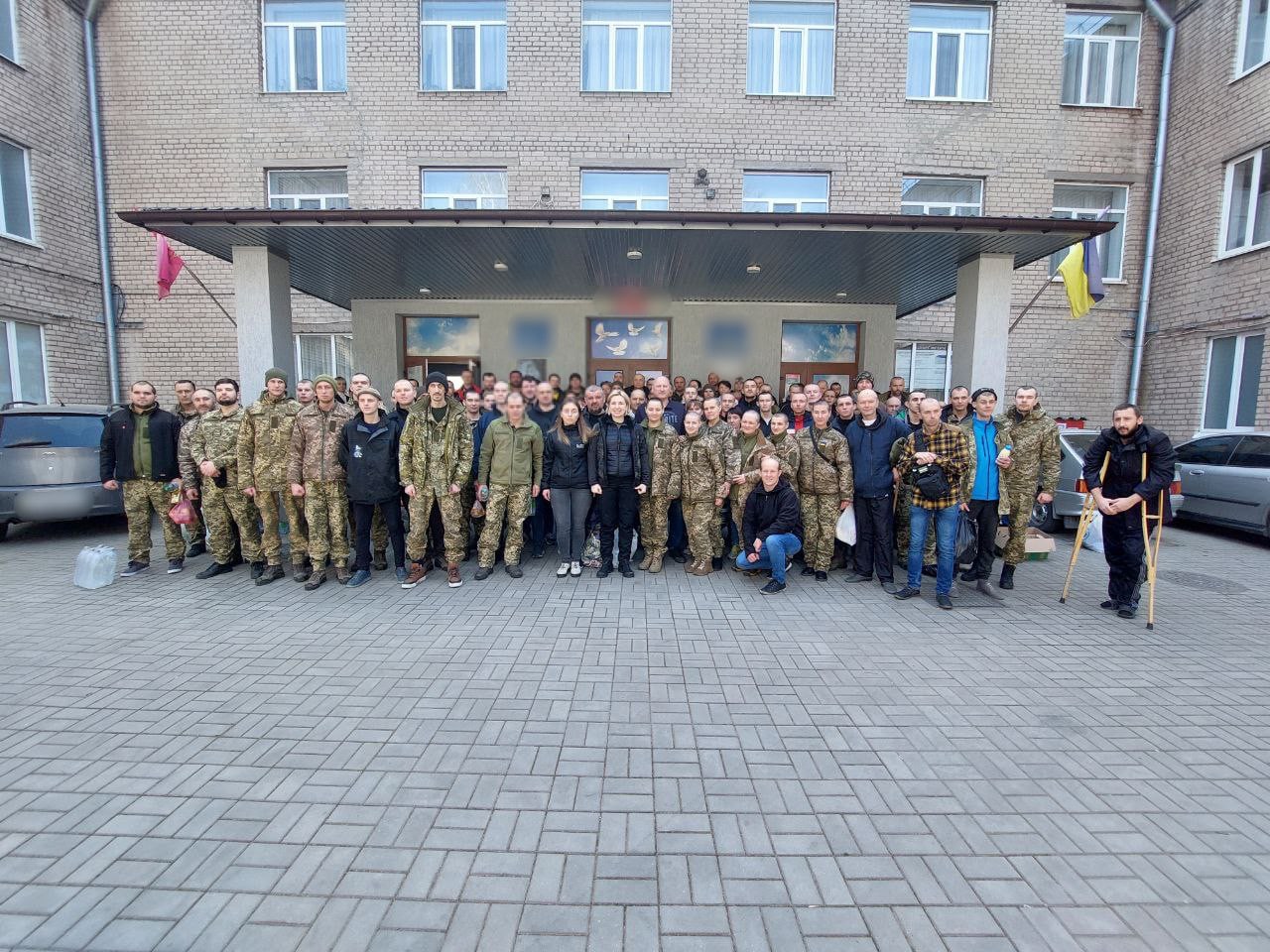 86 Ukrainian servicemen return home after April 1 exchange