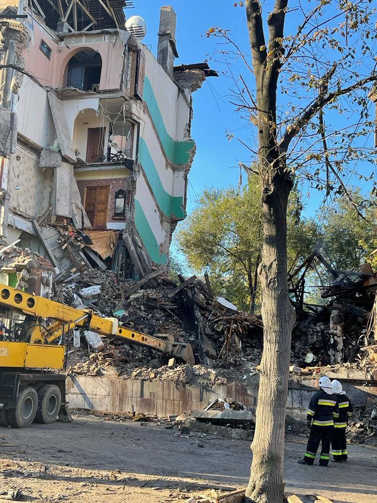 Rescuers dig more bodies from Zaporizhia rubble, death toll 11