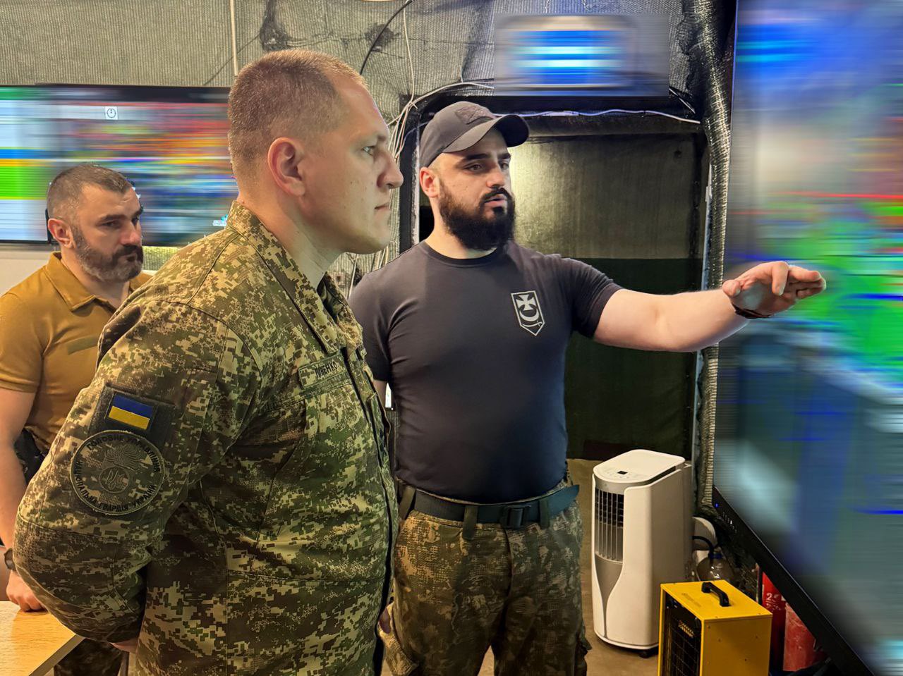 Commander of the National Guard visits units at the front line