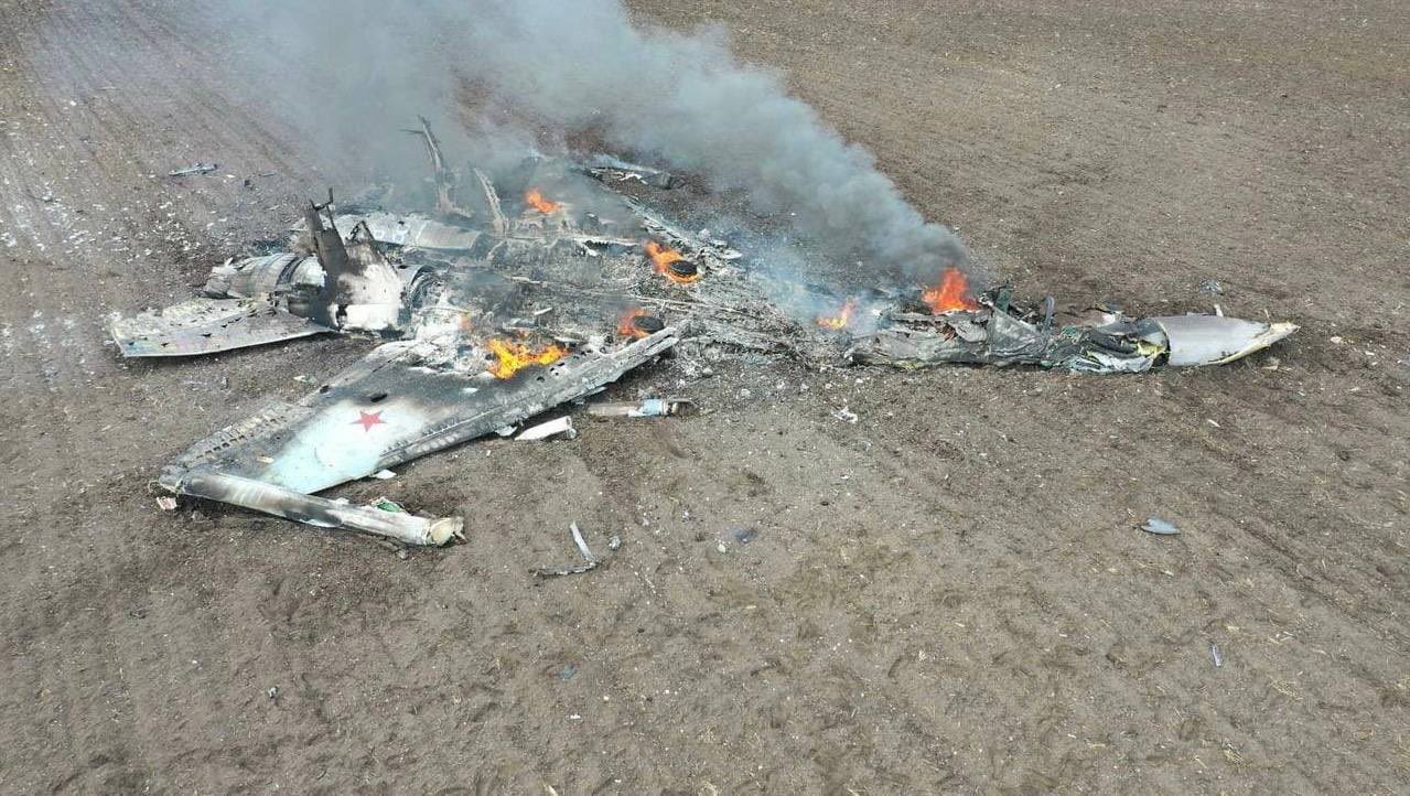 Russian Sukhoi Su-35 Fighter Jet Shot Down Near Izium