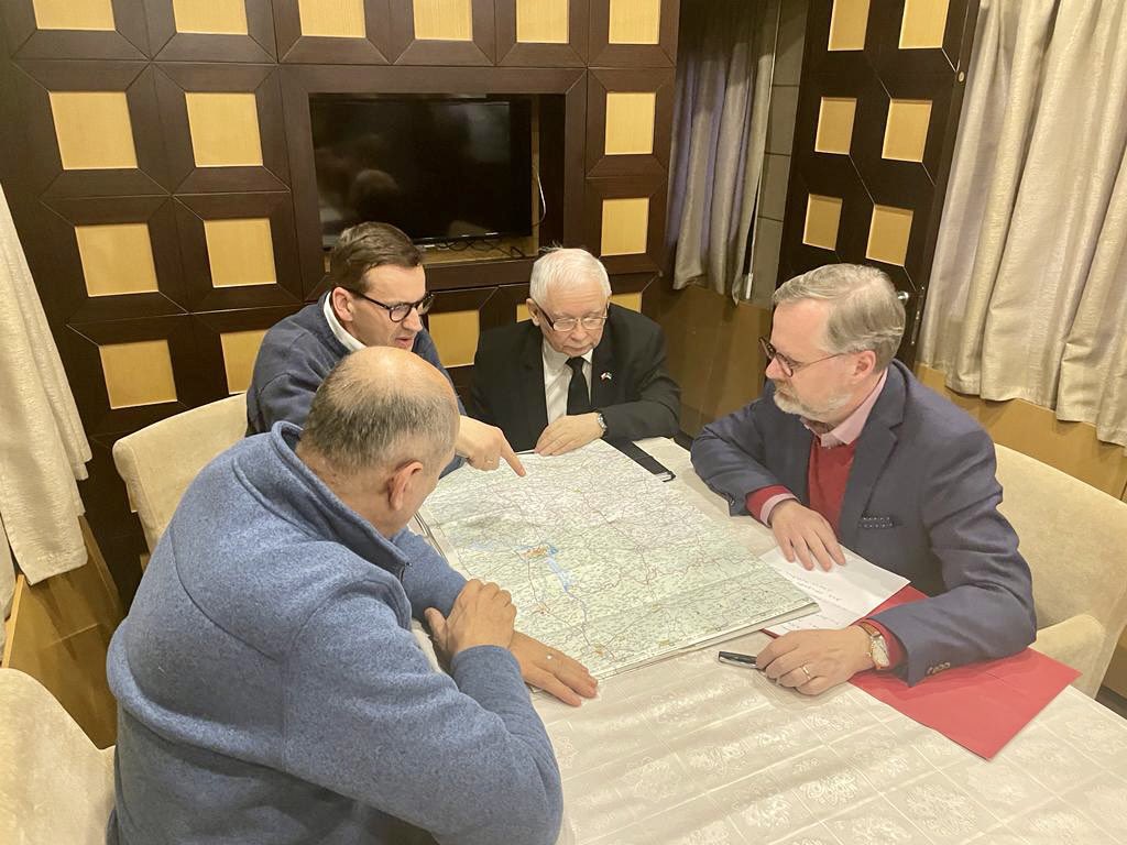 Prime Ministers from Poland, Czech Republic, and Slovenia arrive in Kyiv