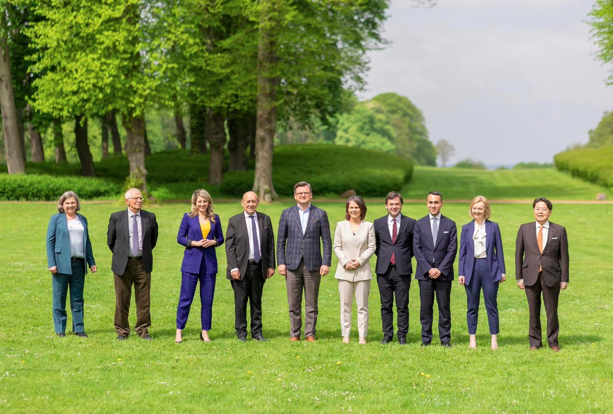 Ukraine asks G7 to seize Russian assets, seeks MLRS and planes