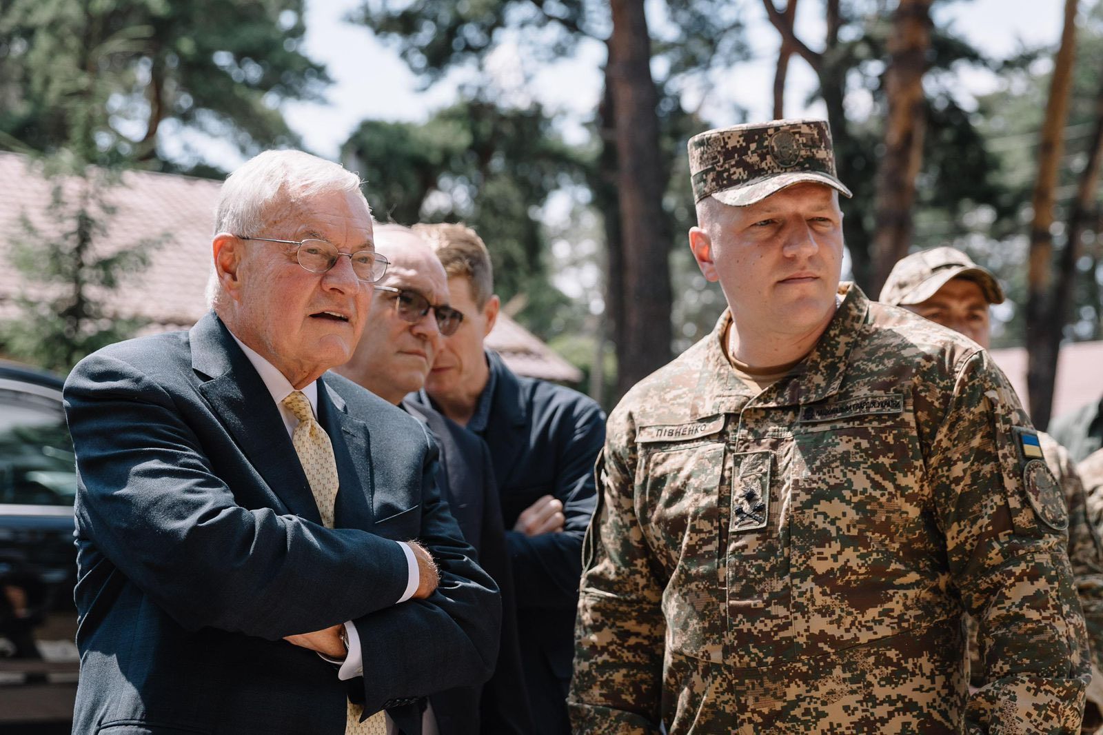 US envoy inspects Ukrainian Guard training