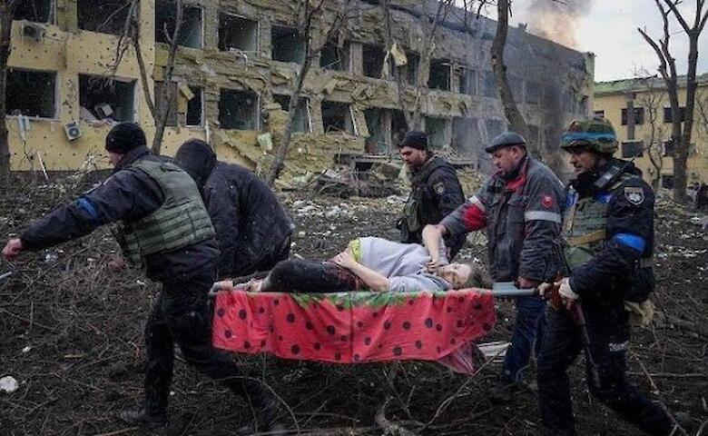 Pregnant woman evacuated from Mariupol maternity hospital dies