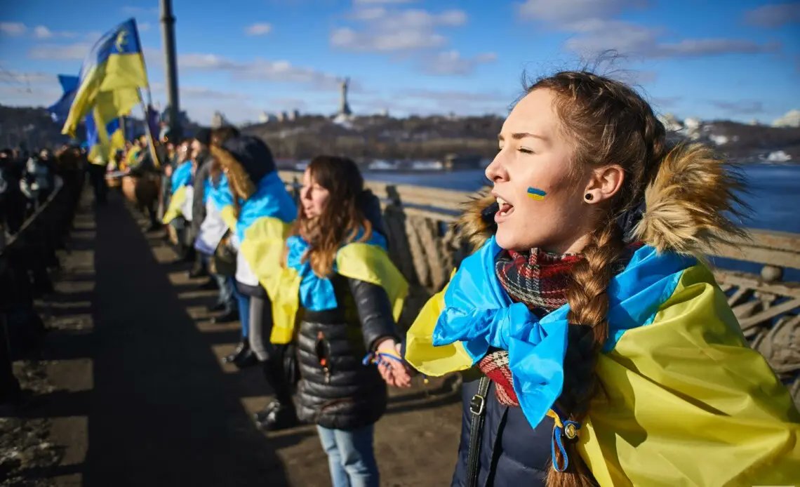 Ukraine adapts to life next to Russia, expects no quick peace