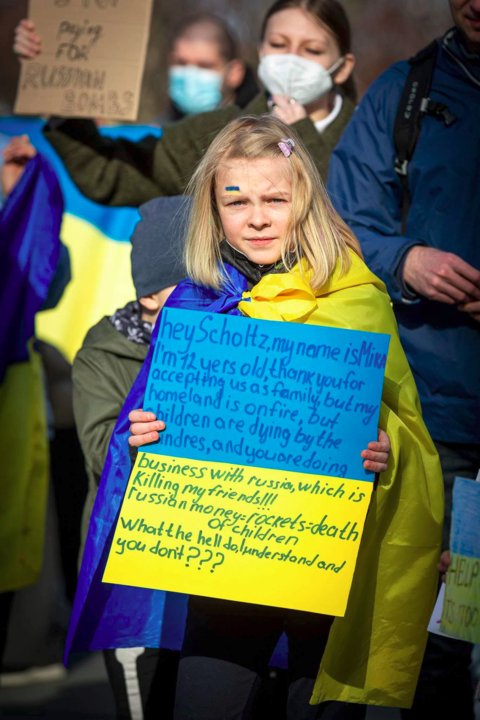 Activists urge Scholz to halt Russia trade, threaten border blockade