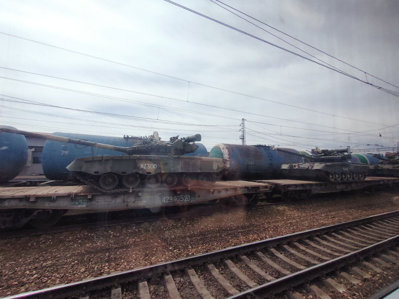 Russia sends obsolete T-80BV tanks to Ukraine, unsuitable for urban warfare