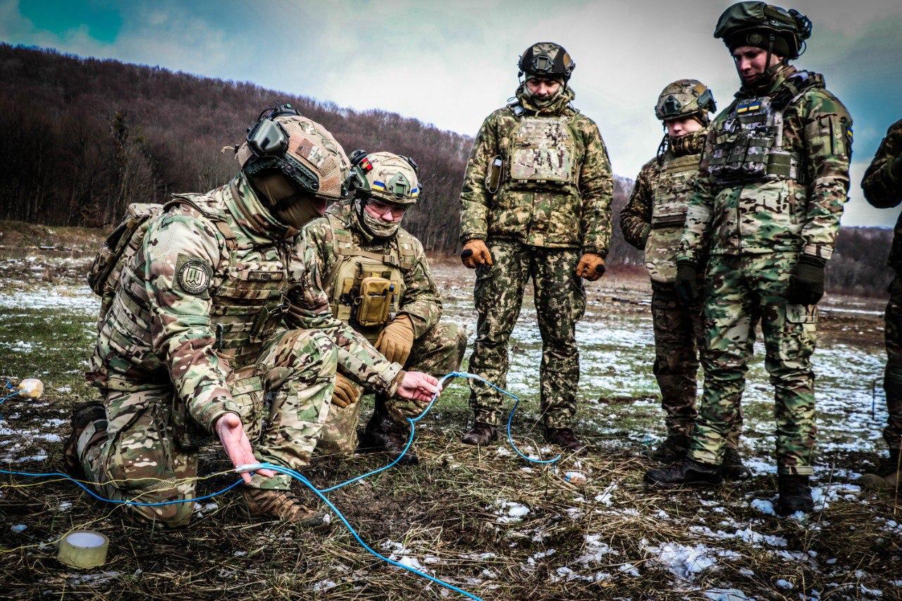 Guard Sappers Hone Their Skills With No Room for Error
