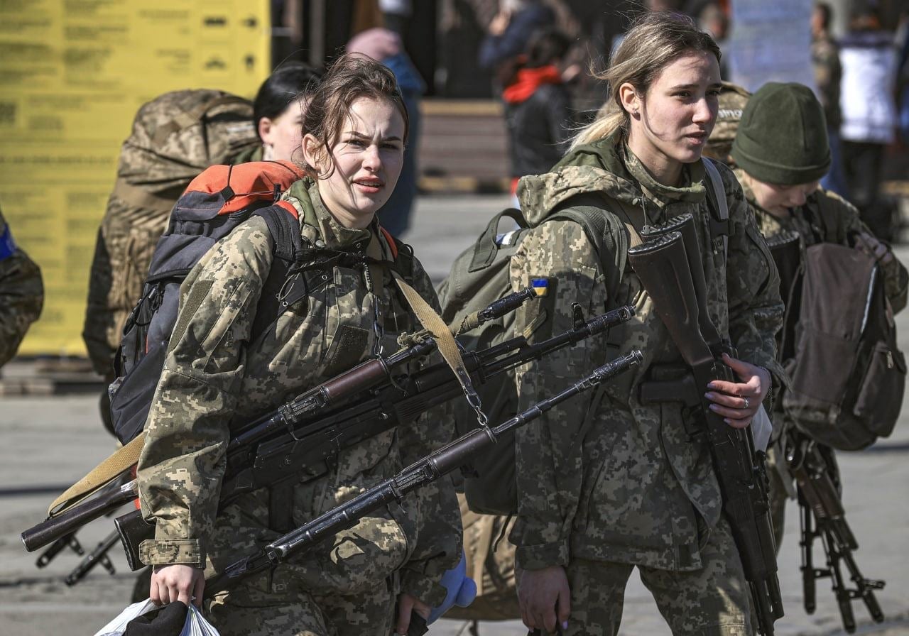 Ukrainian women join the fight amid war-ravaged Ukraine