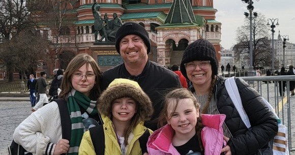 Russia lures foreigners into war with permanent residency