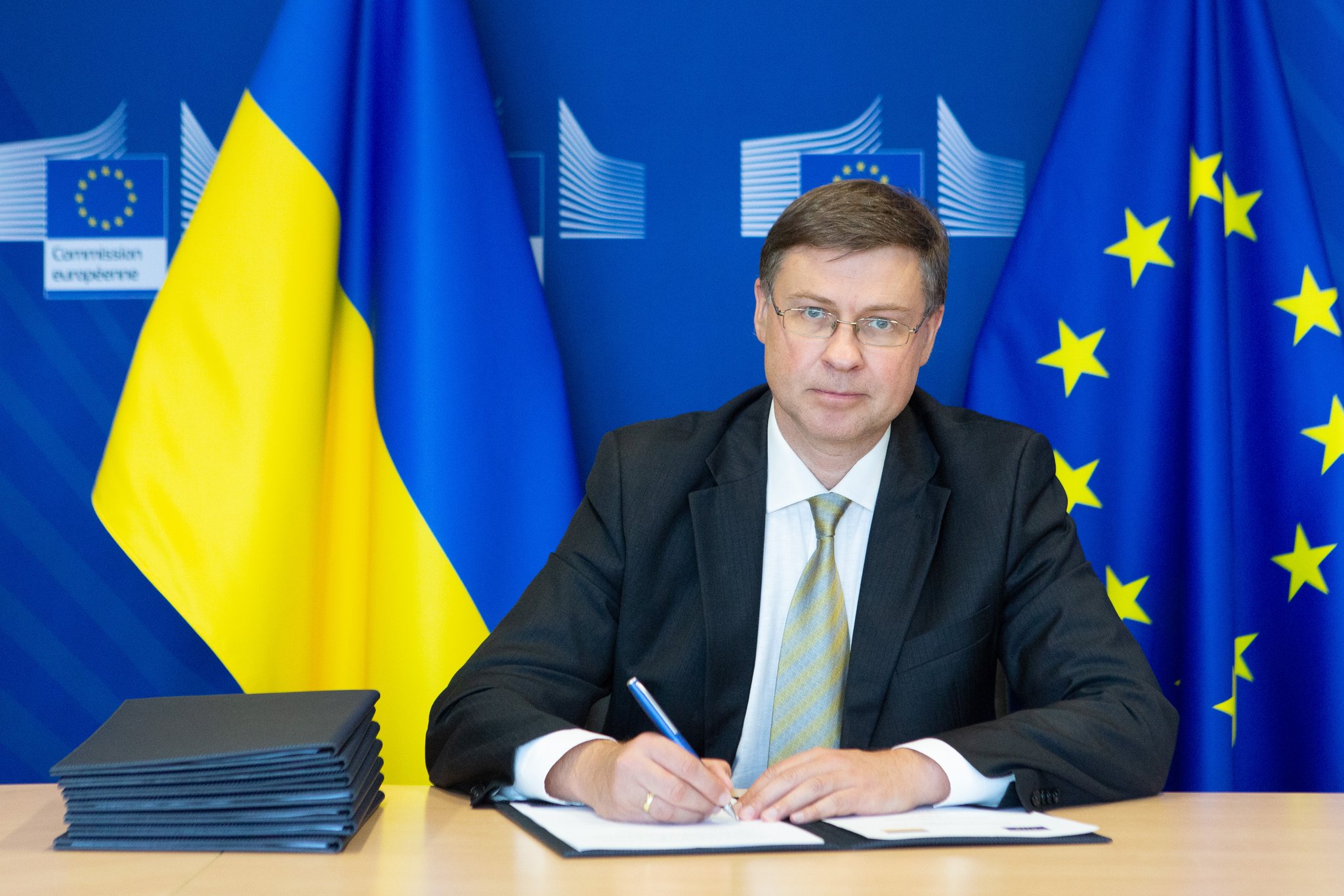 Ukraine and EU sign €1 billion macro-financial assistance memorandum