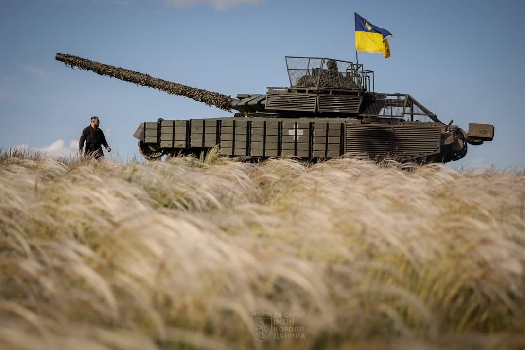 Tank crews of 24th King Danylo Brigade train at range