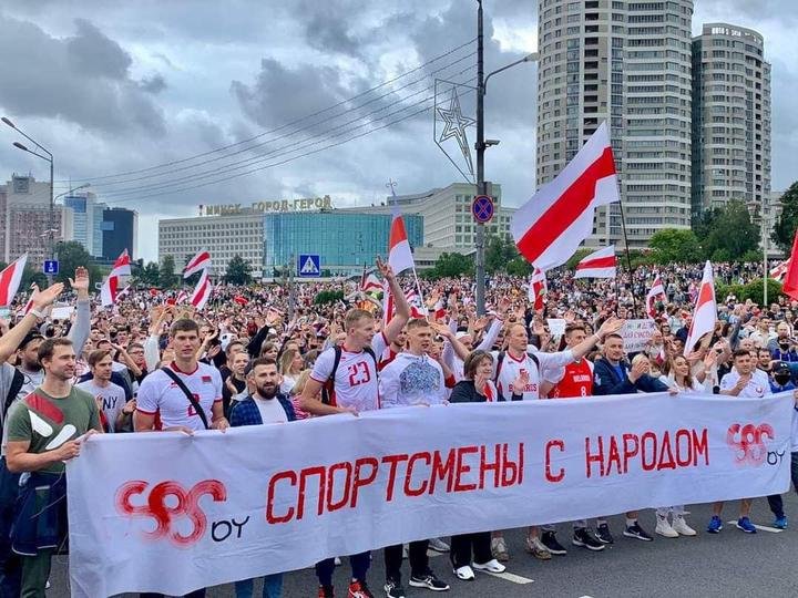 Belarusian athlete calls for ban on Russian and Belarusian athletes in international championships.