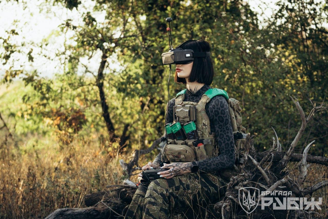 Ukrainian defenders celebrate Youth Day at the front lines