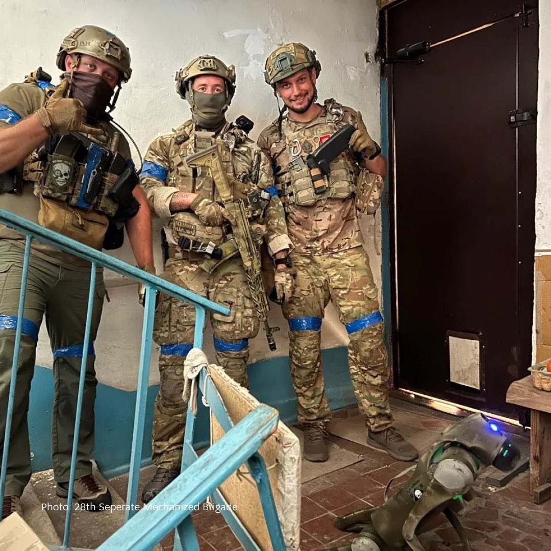 Ukrainian defenders use robot dogs
