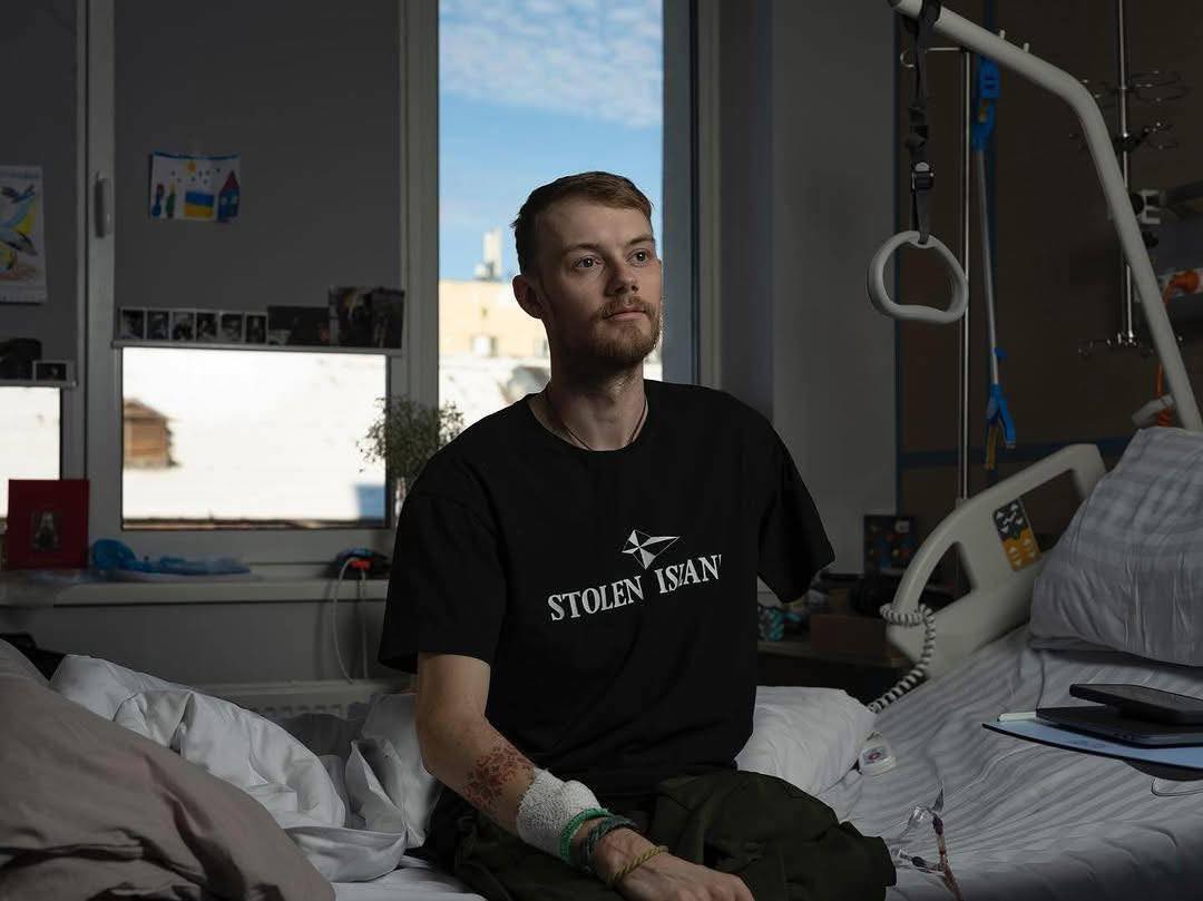 British volunteer Eddy Scott injured in Russian drone strike, vows continued support for Ukraine.