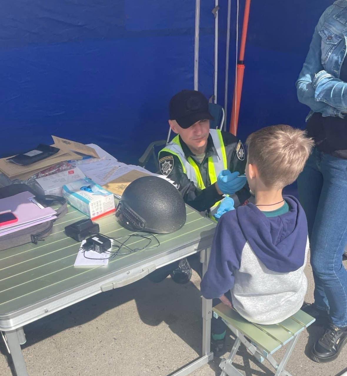 Boy awaits father after Kharkiv bombing, DNA test required