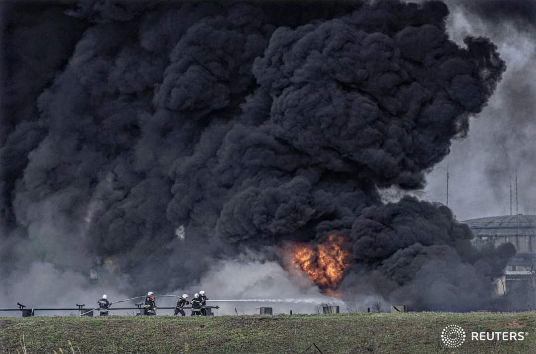 Ukrainian firefighters show exceptional courage and devotion