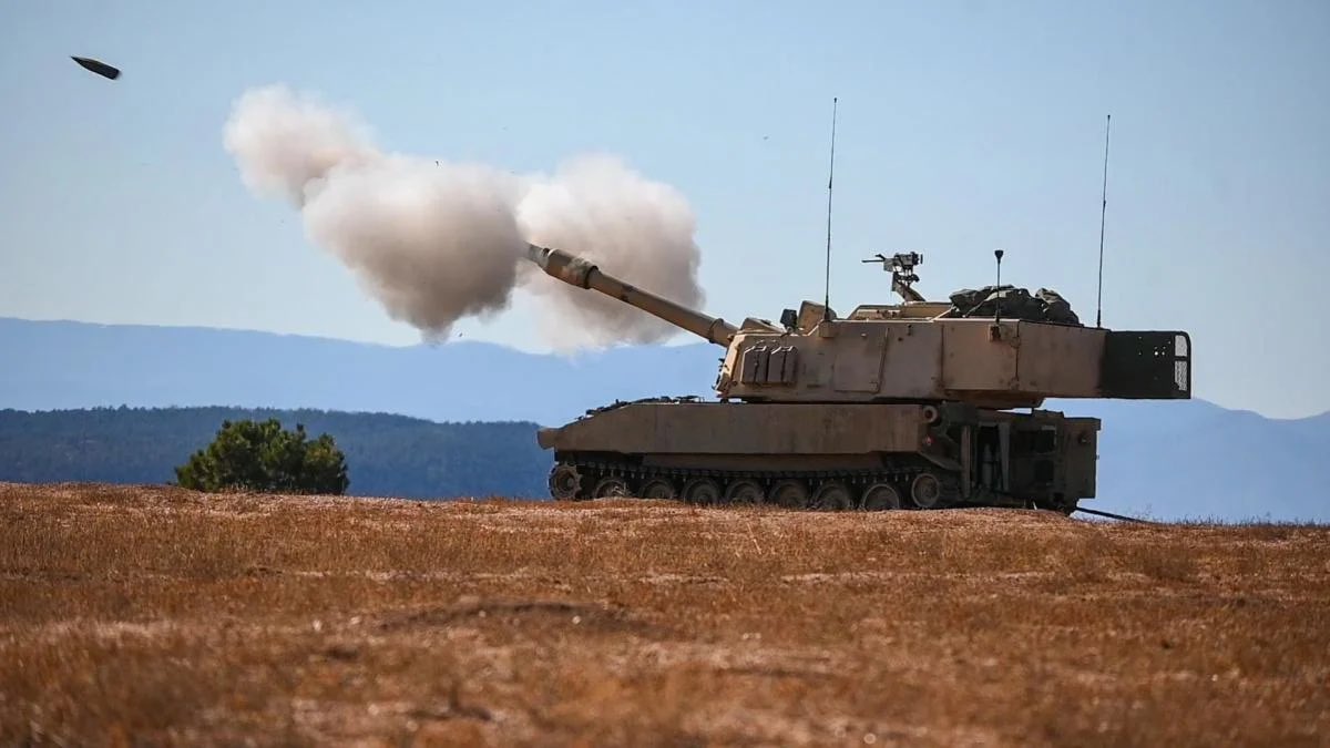 Latvia sends 6 M109 howitzers, a small nation with giant heart