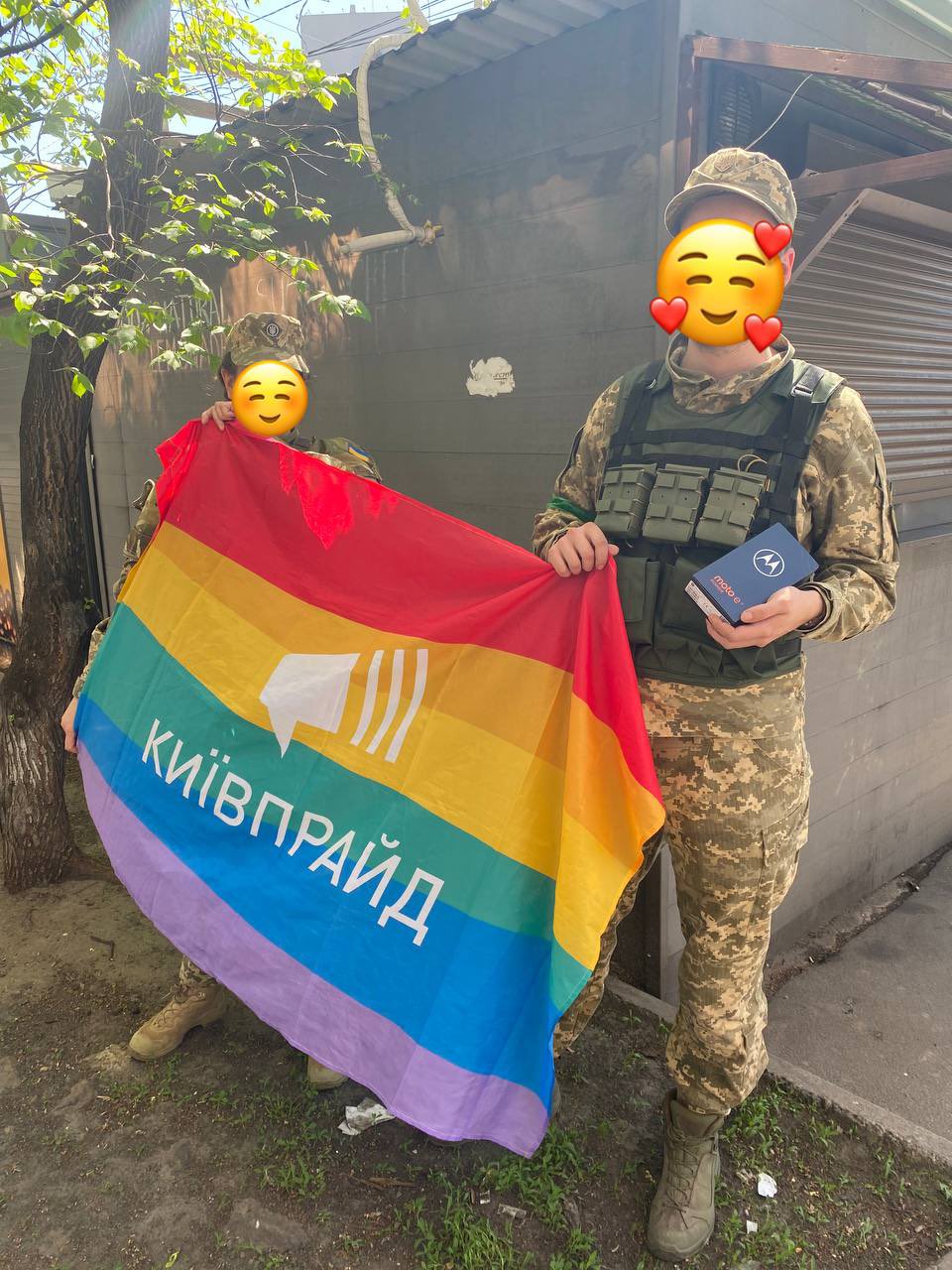 Pride flag honored on frontline with soldiers against Russian fascist colonialism