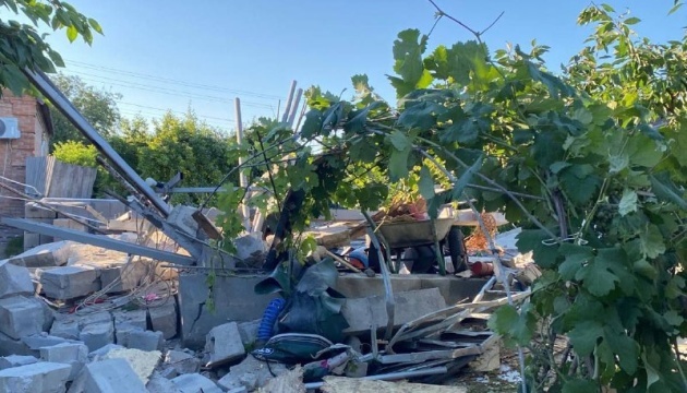 Nikopol hit by 40 MLRS missiles, industrial sites and homes damaged
