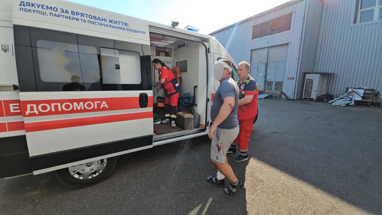 Russian attack on Kherson kills one man, injures another