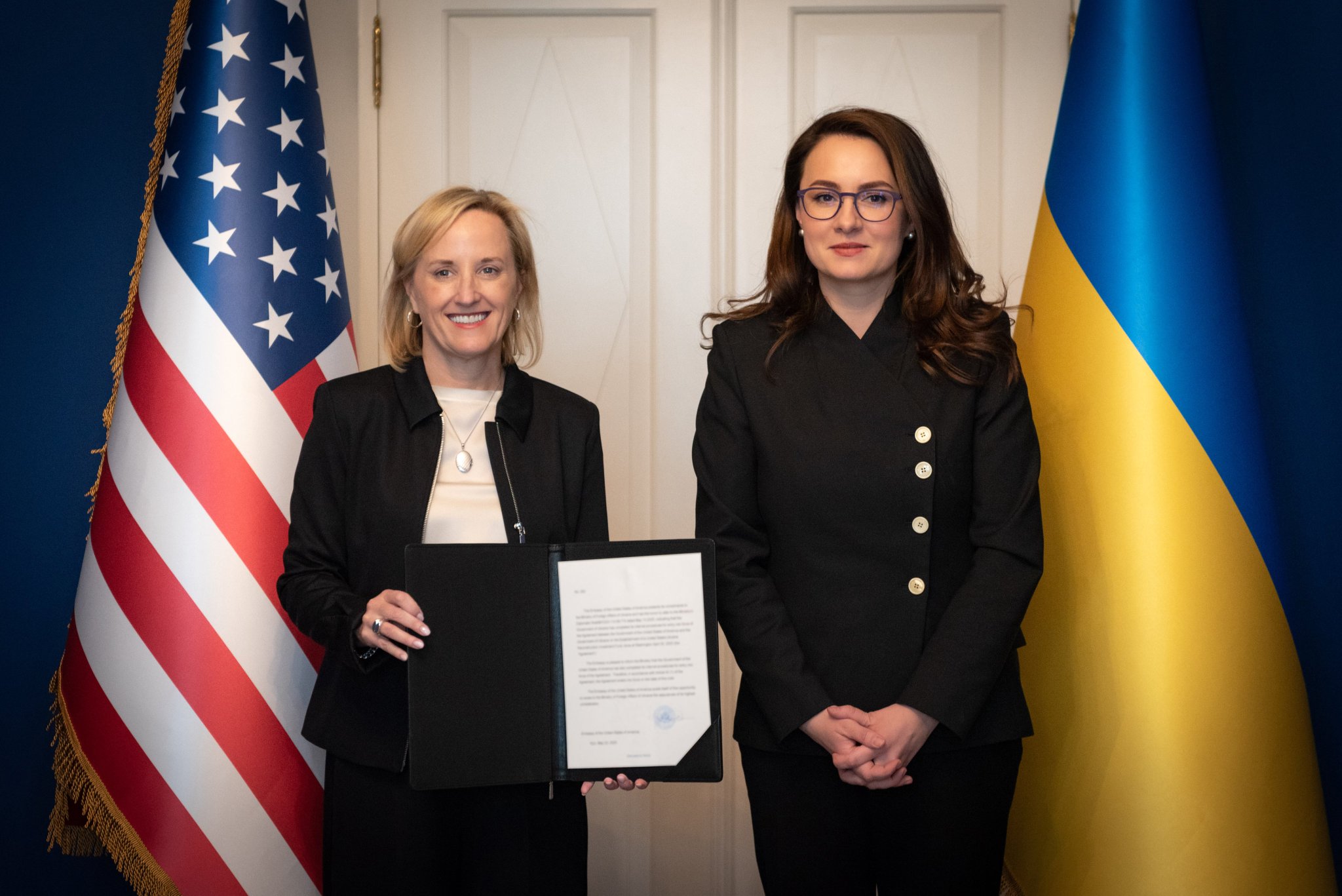 US-Ukraine mineral deal advances, reconstruction fund procedures finalized