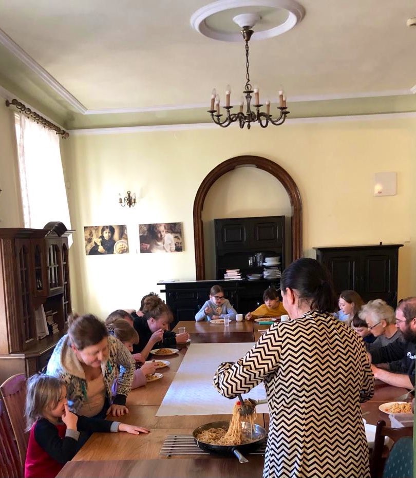 WCKitchen supports Jewish community in Łódź feeding Ukrainian refugees