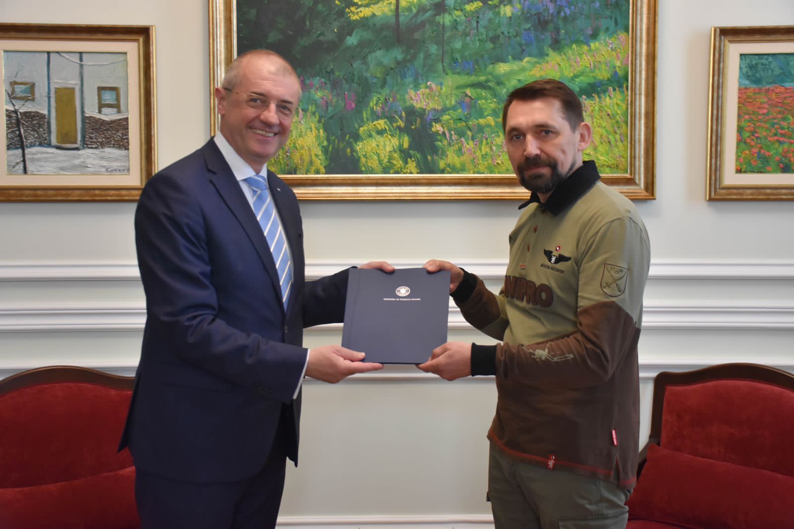 Ukraine Deputy Foreign Minister receives credentials from Romania’s new ambassador